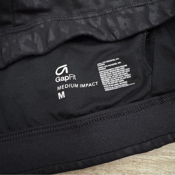 GapFit Leopard Print Sports Bra - Picture 4 of 8